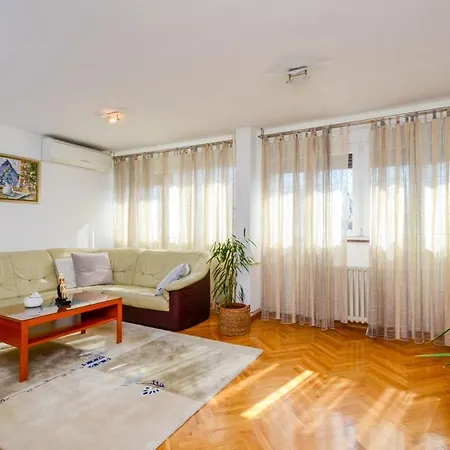 Snjezana Apartment Split